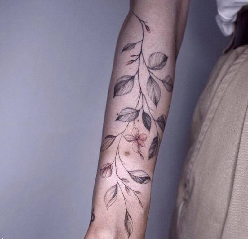 花枝纹身图片_手臂纹身图案