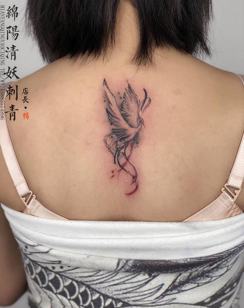 凤凰纹身图片_臀部背部纹身图案