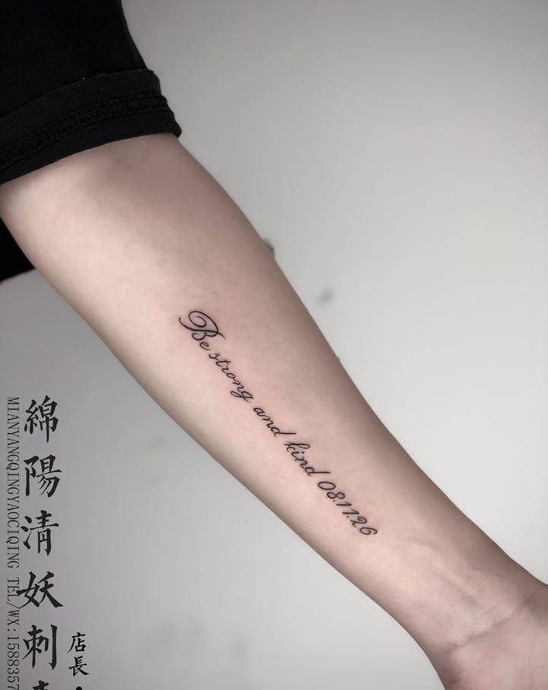 字母数字纹身图片_肩部胸部纹身图案