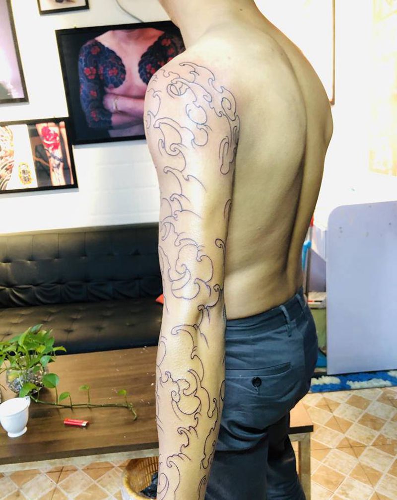 花臂，浪臂线条纹身图片_手臂新传统纹身图案