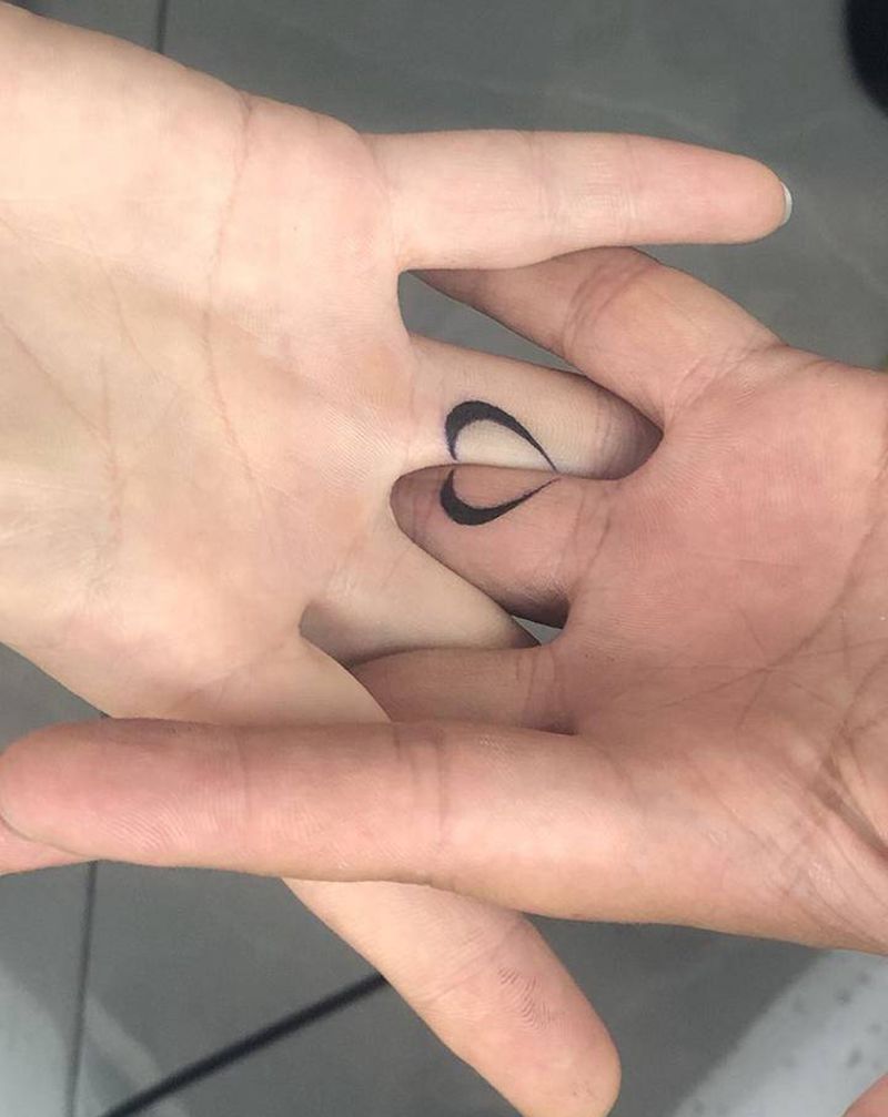 情侣纹身纹身图片_颈部肩部纹身图案