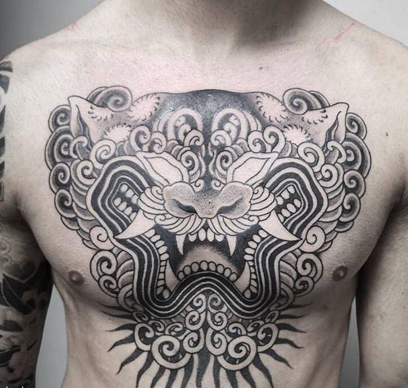 图腾纹身图片_胸部纹身图案