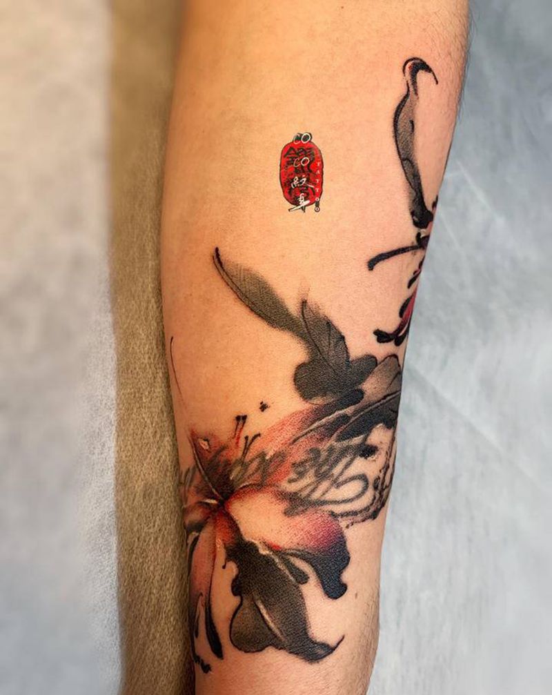 水墨花卉纹身图片_手臂水墨纹身图案