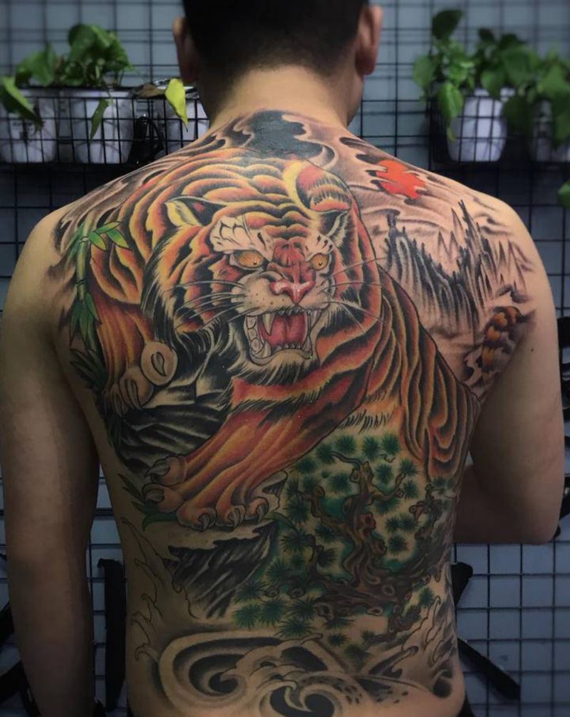 老虎纹身图片_背部纹身图案