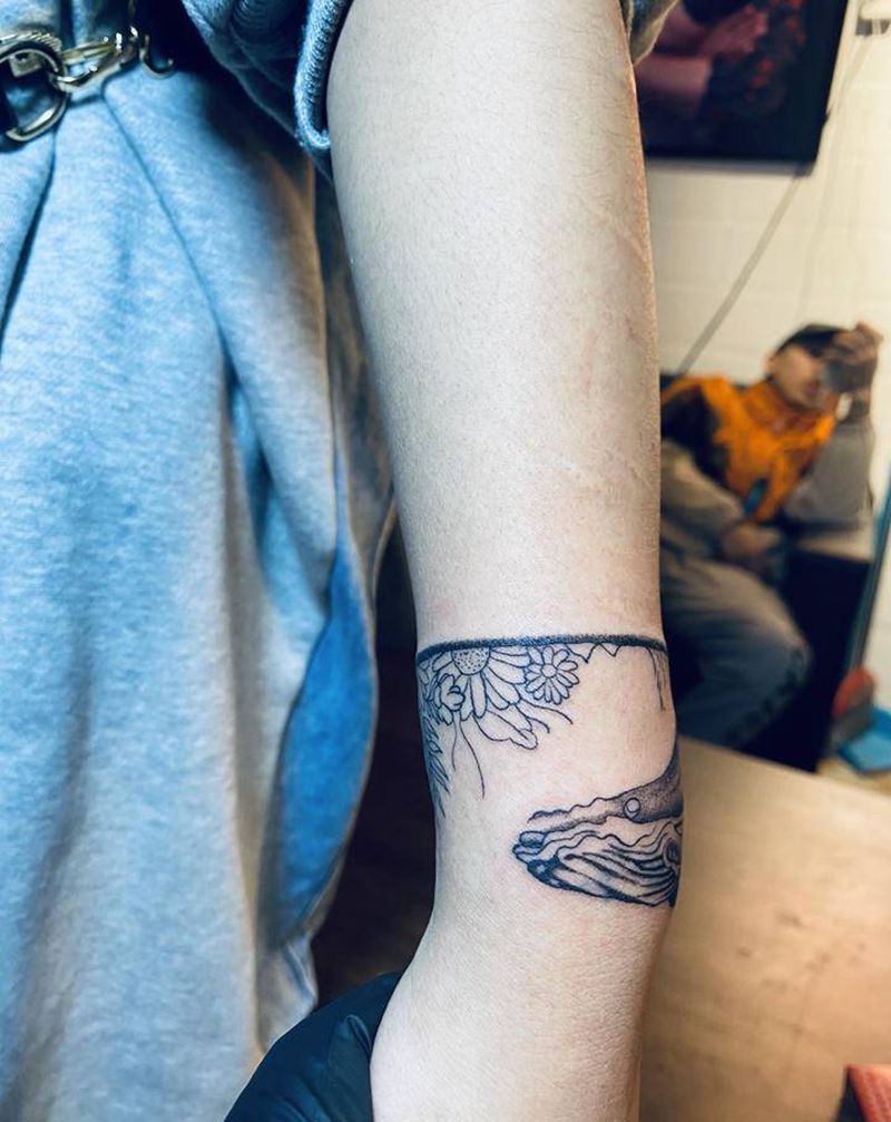 手腕旧纹身遮盖纹身图片_手臂新传统点刺纹身图案