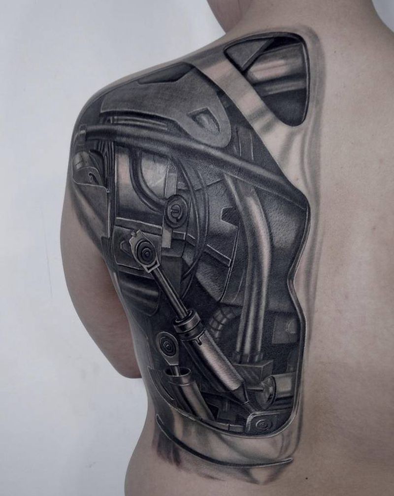 致敬T800纹身图片_背部纹身图案