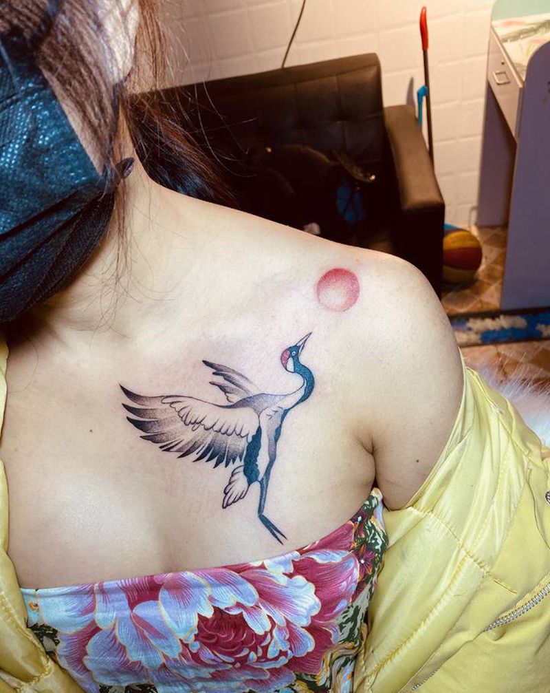 仙鹤纹身素材纹身图片_胸部肩部新传统水墨纹身图案