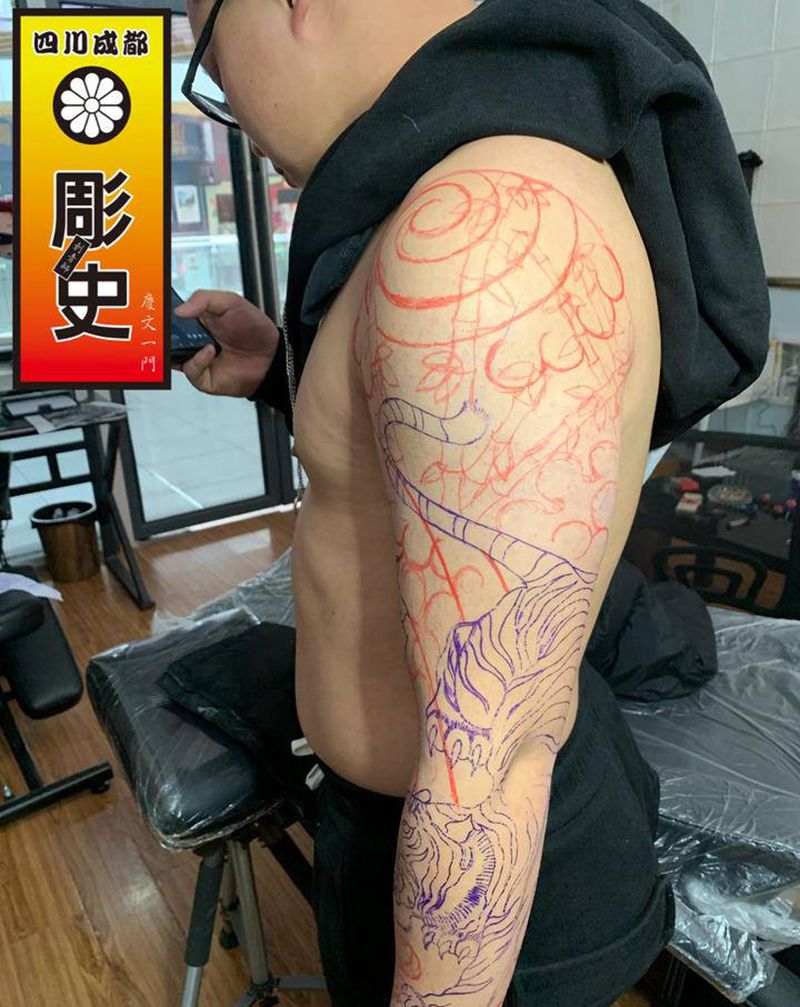 老传统花臂纹身图片_手臂老传统纹身图案