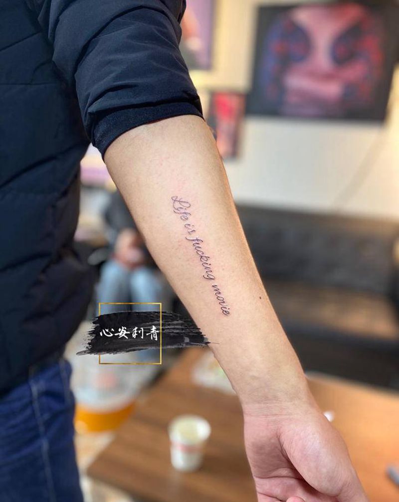 手臂英文纹身图片_手臂手部新传统花体字纹身图案