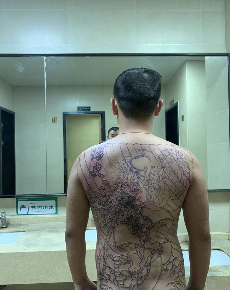 老传统纹身图片_背部老传统纹身图案