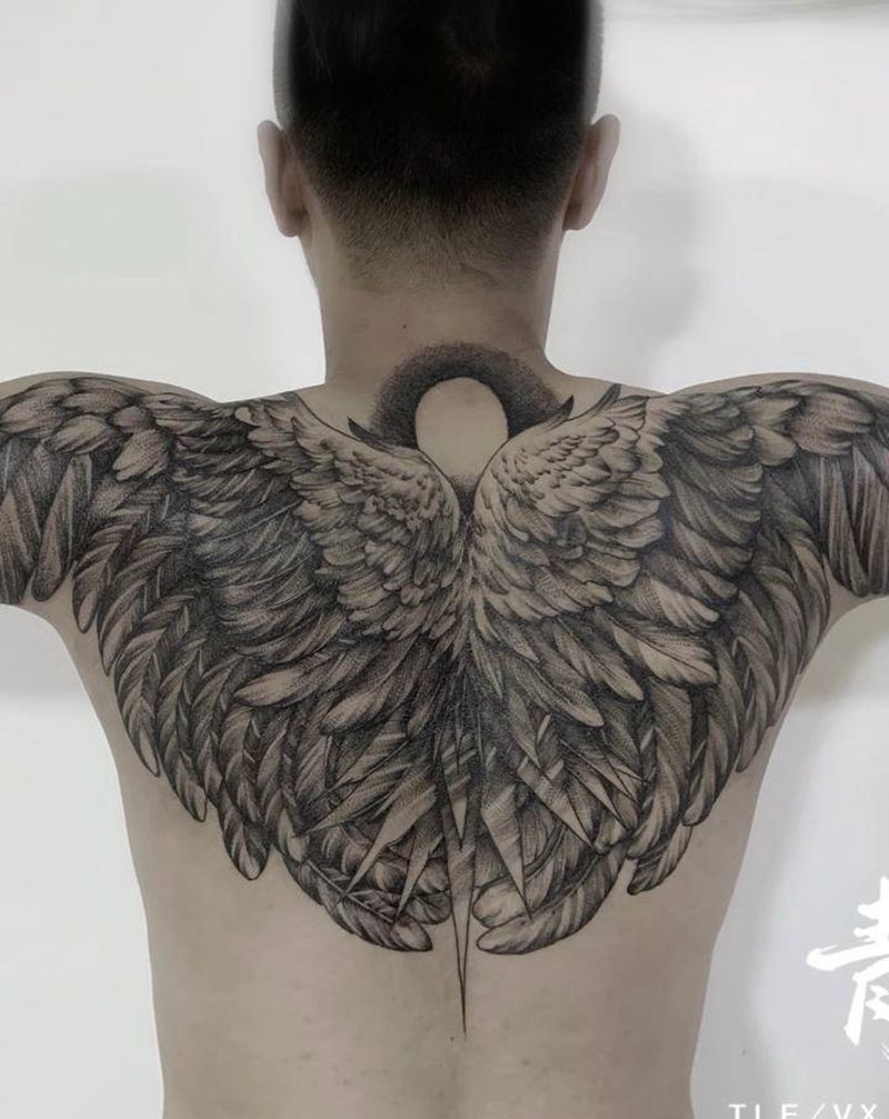 翅膀纹身图片_欧美写实纹身图案