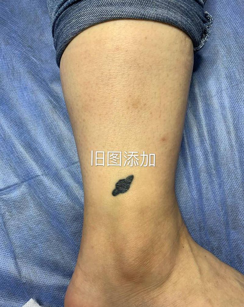 添加装饰品纹身图片_腿部新传统纹身图案