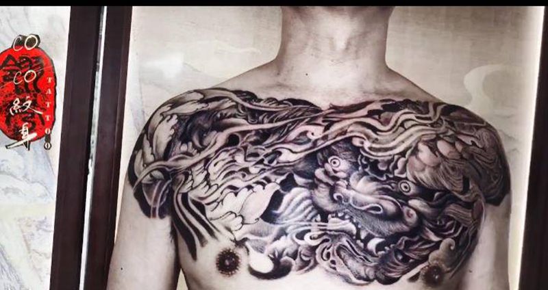 唐狮花胸纹身图片_胸部新传统纹身图案