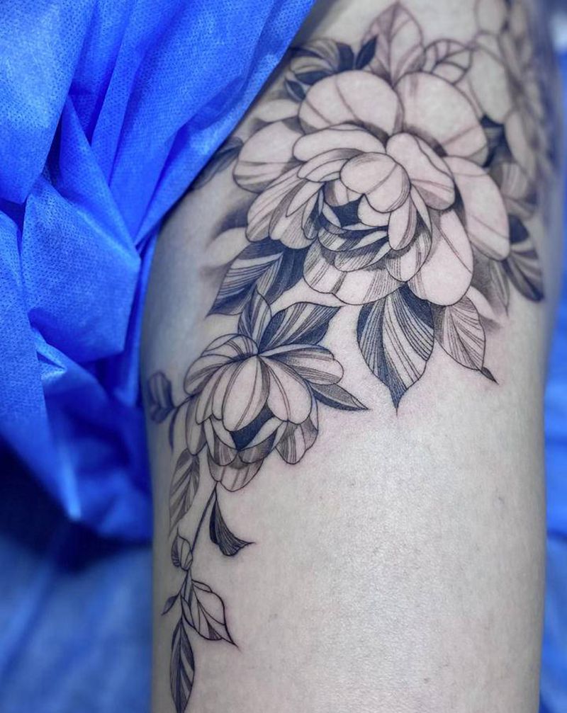 大腿素花纹身图片_腿部纹身图案