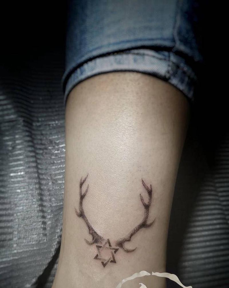 小东西2枚纹身图片_腿部纹身图案