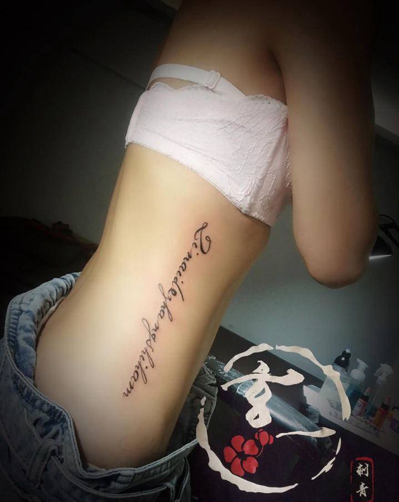 侧腰纹身图片_腰部纹身图案