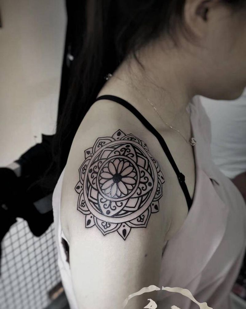 肩花纹身图片_肩部纹身图案
