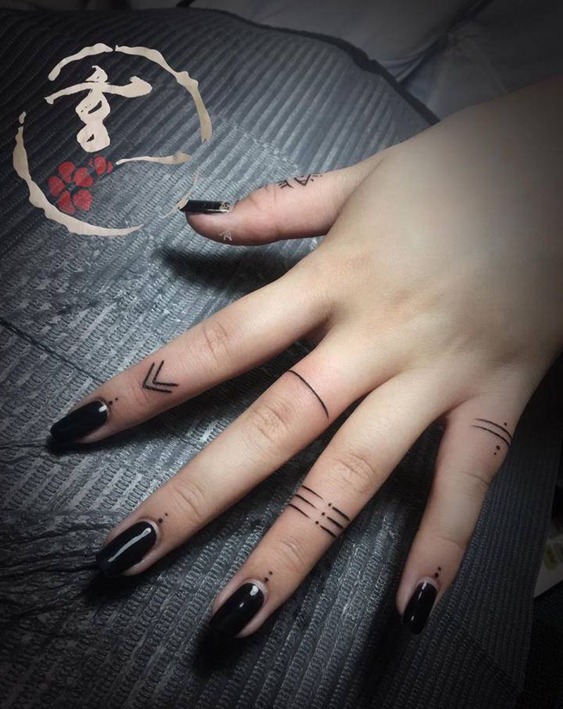 手指个性纹身纹身图片_手部纹身图案