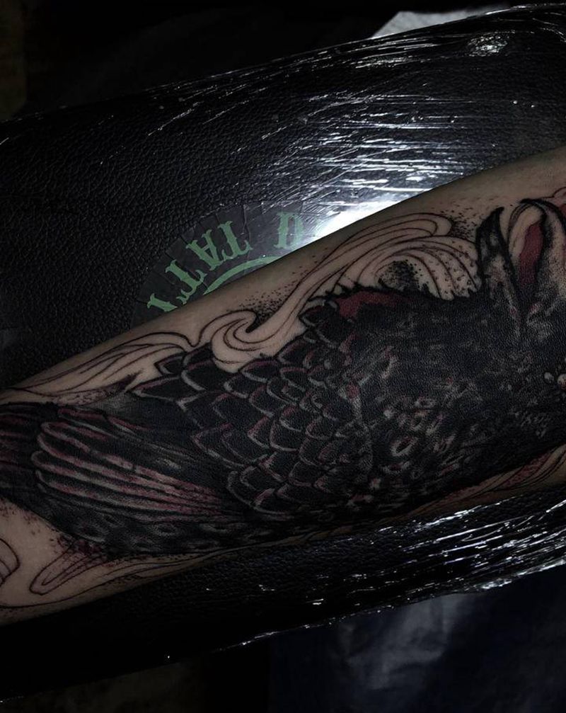 乌鸦纹身图片_手部纹身图案