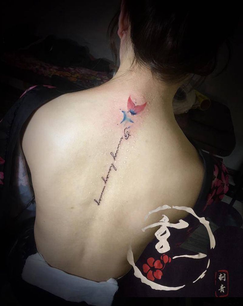 脊椎纹身纹身图片_背部纹身图案