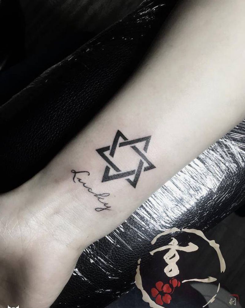 小东西2枚纹身图片_手臂纹身图案