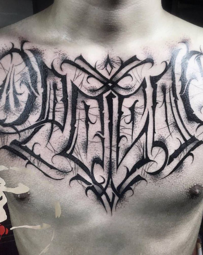 花胸纹身图片_胸部纹身图案