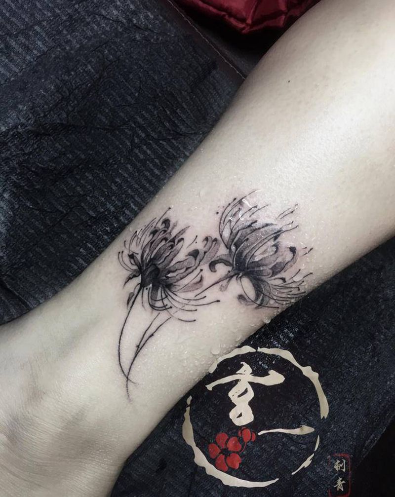 不同风格的彼岸花2枚纹身图片_腿部纹身图案
