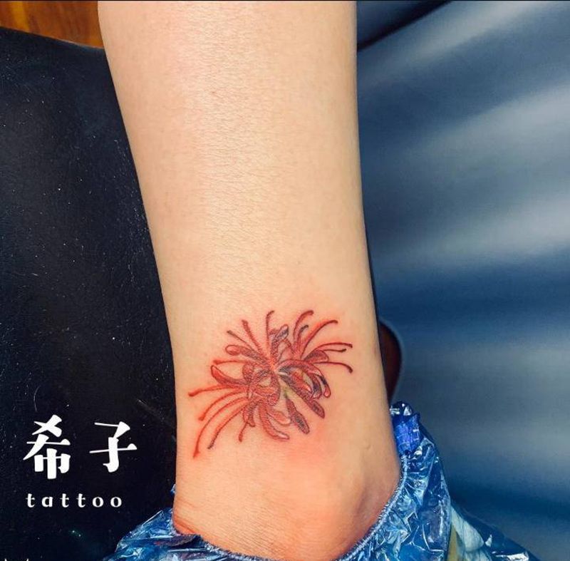 彼岸花纹身图片_脚部纹身图案