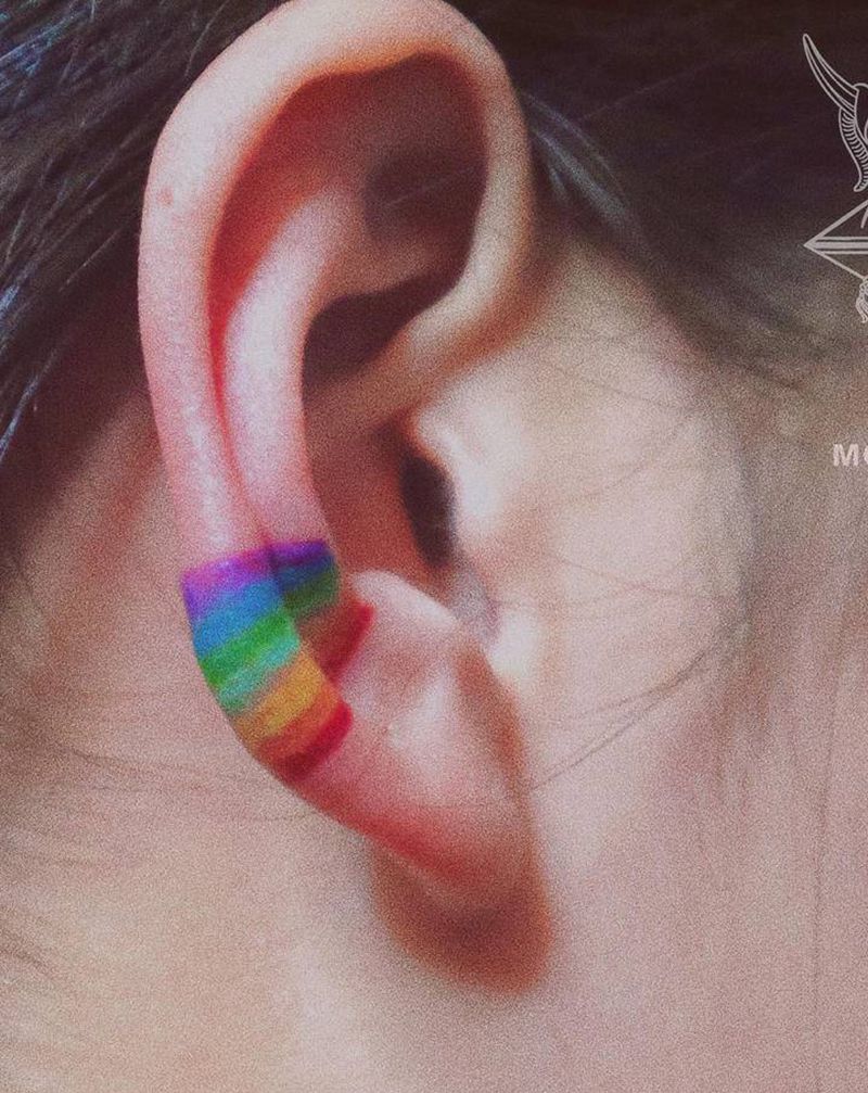 耳朵上的彩虹