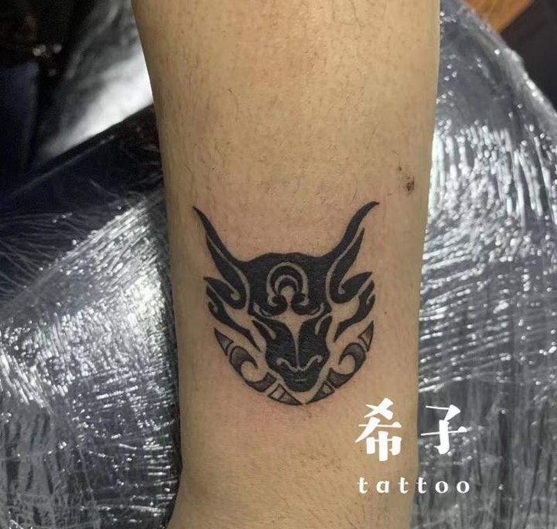 图腾纹身图片_手臂图腾纹身图案