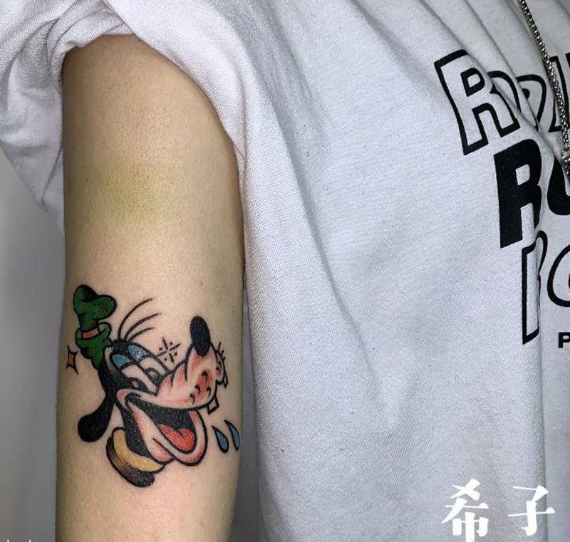 高飞纹身图片_手臂纹身图案