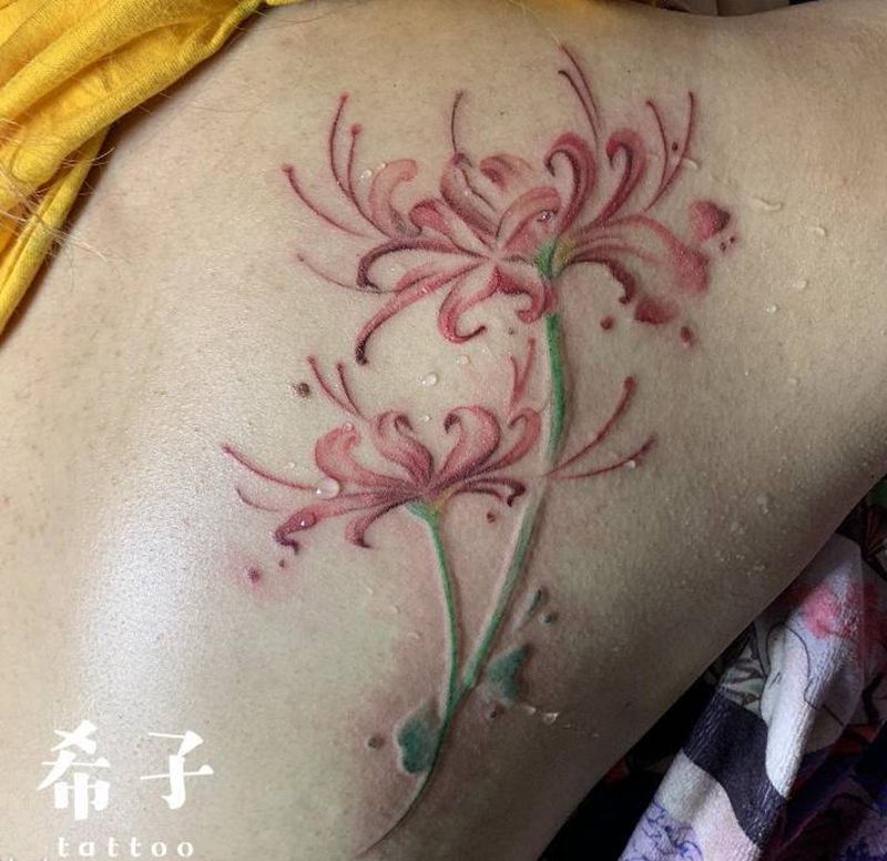 彼岸花纹身图片_背部纹身图案