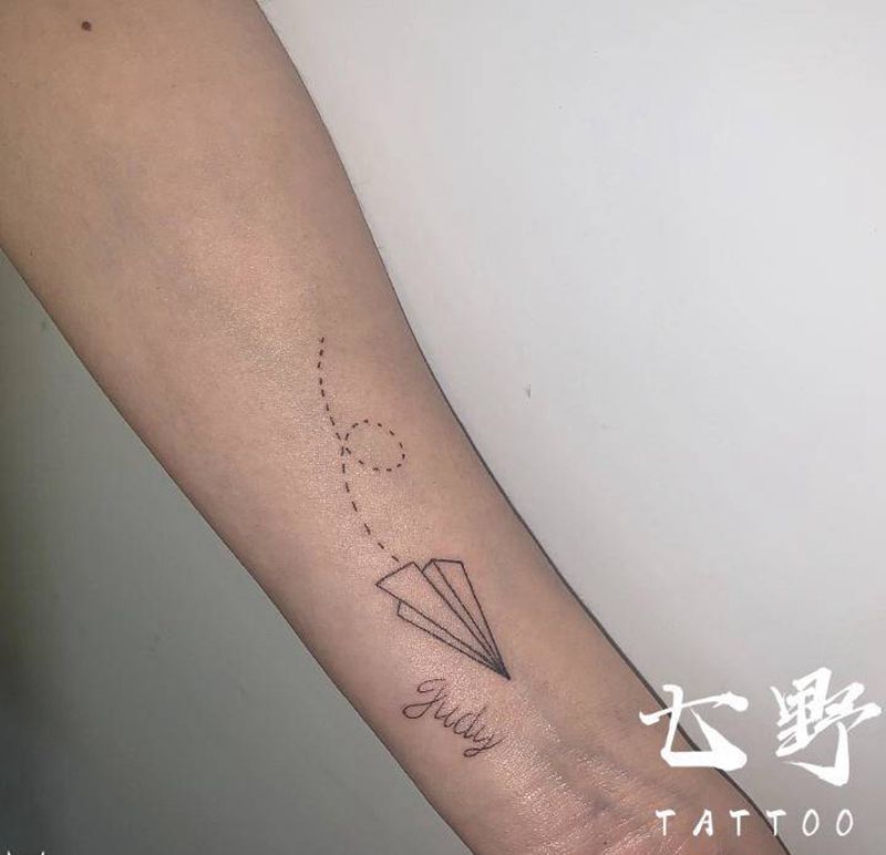 小清新一枚纹身图片_手臂纹身图案