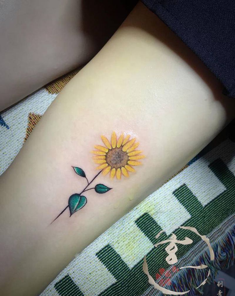 两个胎记疤痕遮盖纹身图片_脚部纹身图案