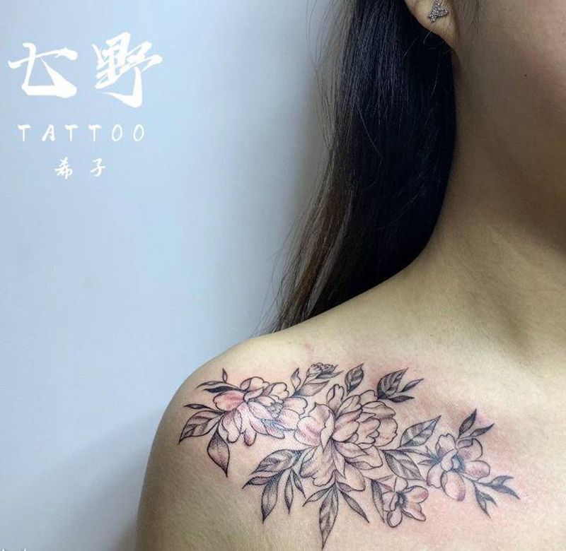 韩式素花纹身图片_肩部纹身图案