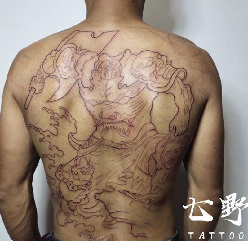 客人自带图：刑天纹身图片_背部纹身图案