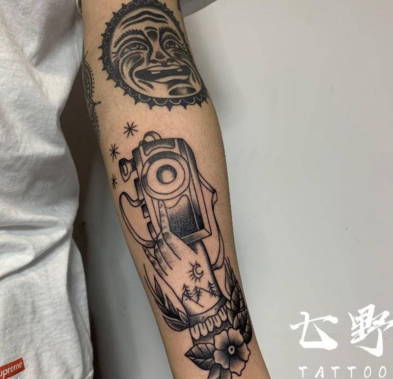 old school纹身图片_手臂Old School纹身图案