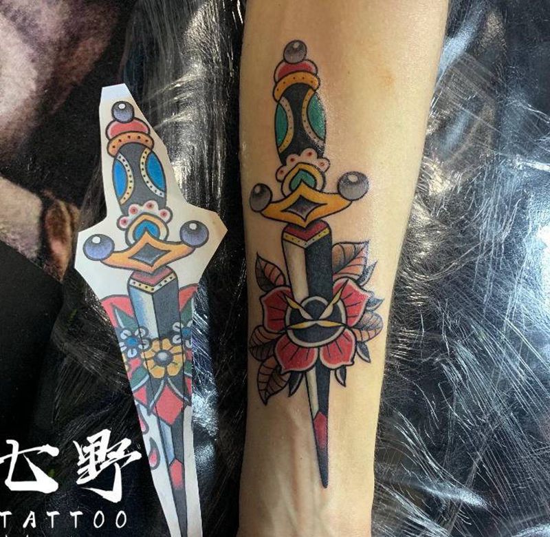 设计一枚纹身图片_手臂纹身图案