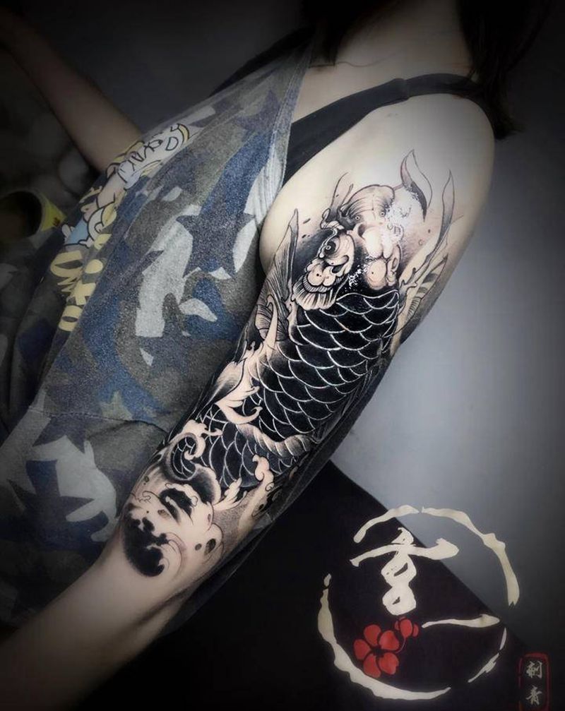 旧纹身遮盖..暗黑系鲤鱼纹身图片_手臂纹身图案