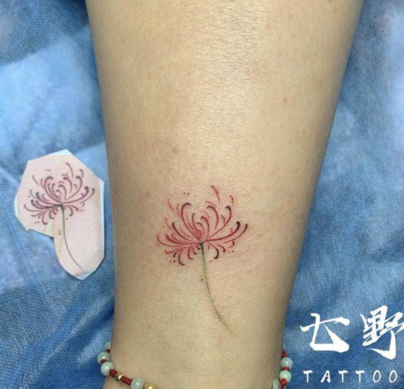 彼岸花小清新纹身图片_腿部纹身图案