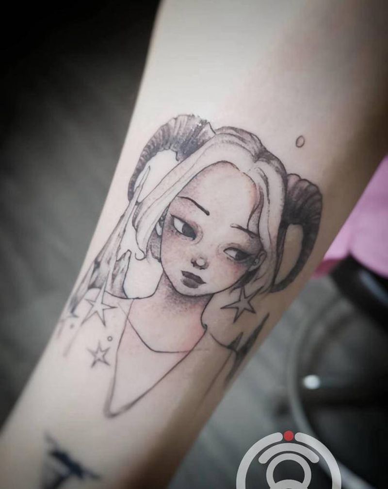 小东西三枚纹身图片_手臂颈部纹身图案