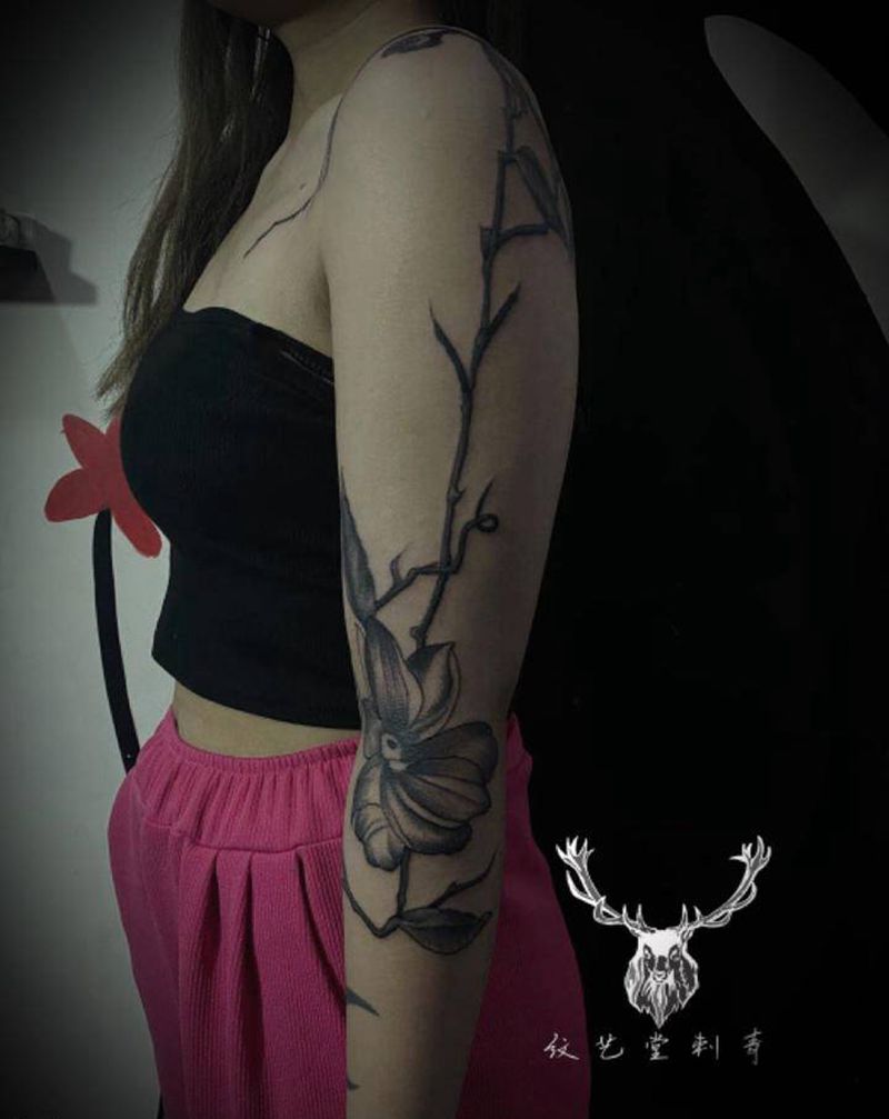 花枝纹身图片_胸部手臂新传统纹身图案