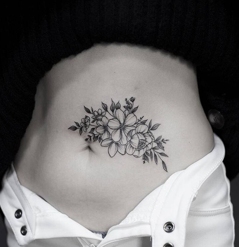 素花纹身图片_腹部纹身图案