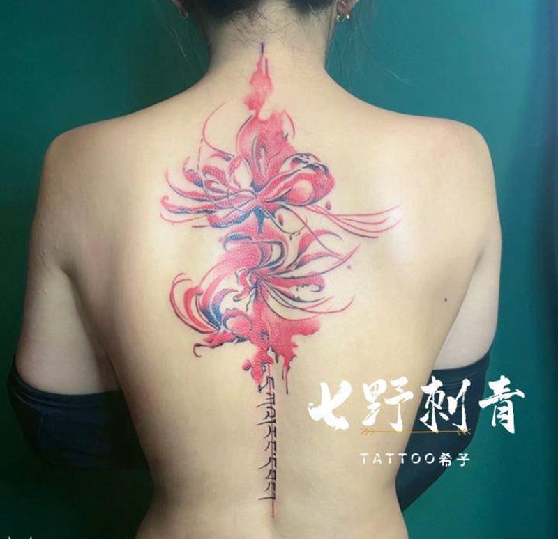 彼岸花纹身图片_背部纹身图案