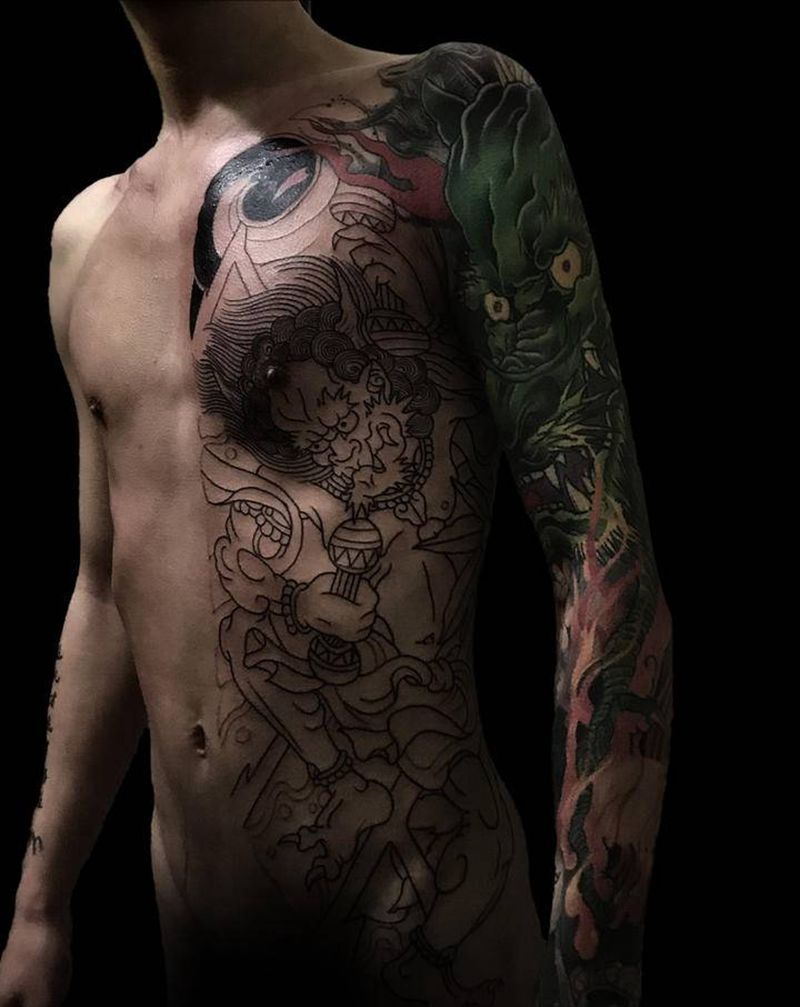 雷神纹身图片_胸部老传统纹身图案