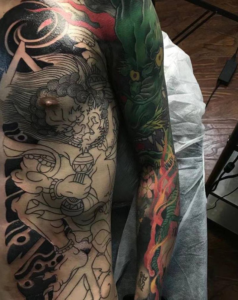 雷神半甲纹身图片_老传统纹身图案