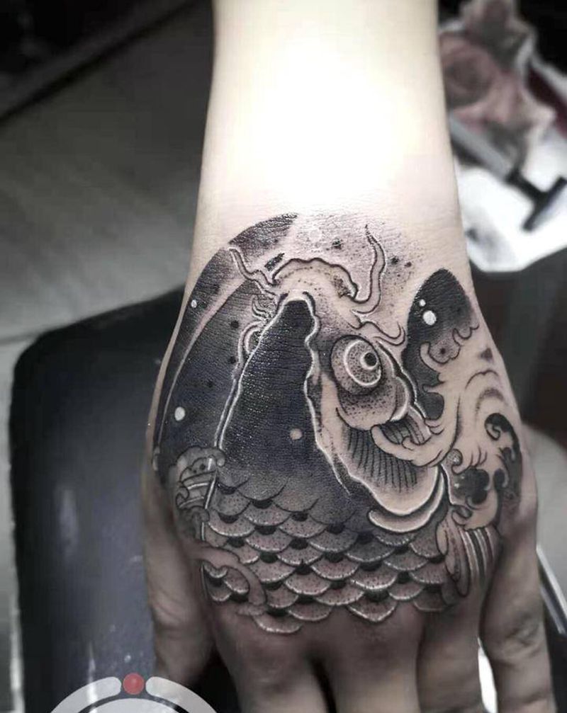 手背遮盖纹身图片_手部纹身图案