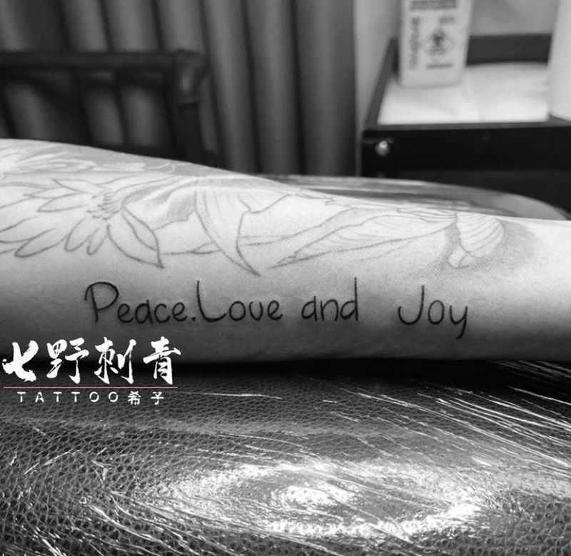 小英文纹身图片_手臂纹身图案