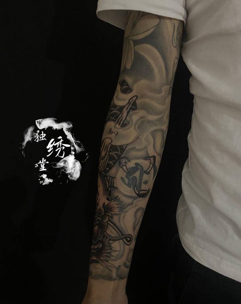 龙上色纹身图片_手臂新传统纹身图案