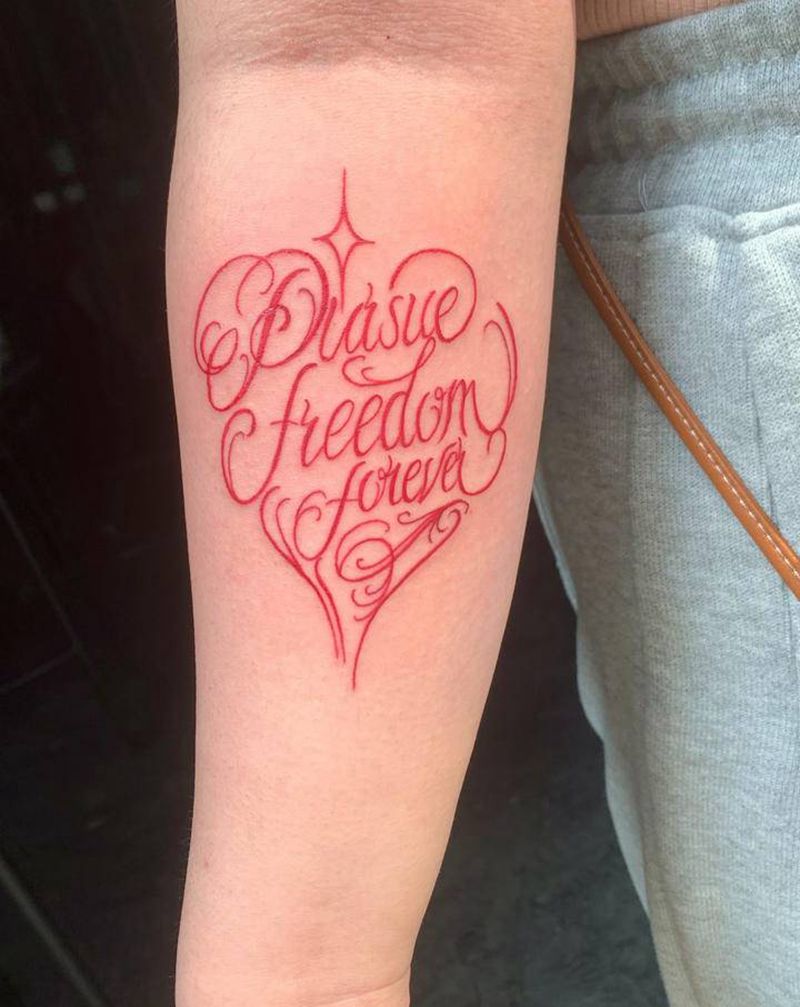 奇卡诺花体英文纹身图片_手臂花体字纹身图案